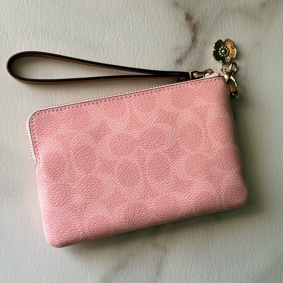 Coach Powder Pink Leather Wristlet NWT